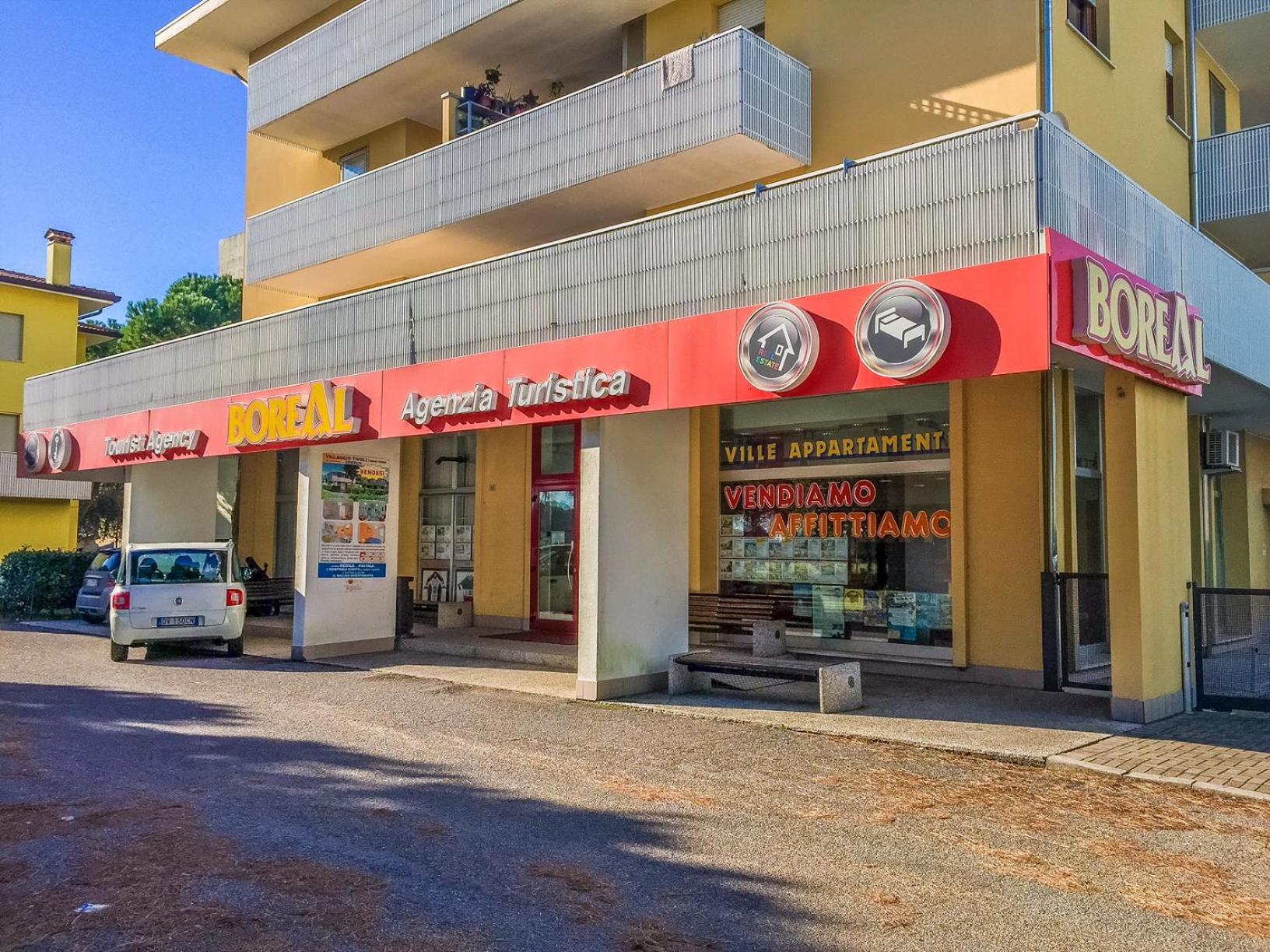 Villaggio Tivoli Бибионе Екстериор снимка